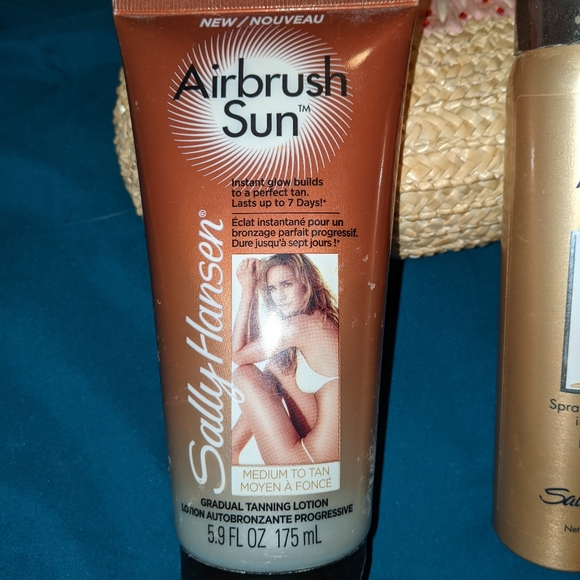 VINTAGE HAND WOVEN STRAW BAG & SALLY HANSEN PRODUC - Picture 2 of 9